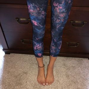Pattern Lululemon WunderUnder yoga pants